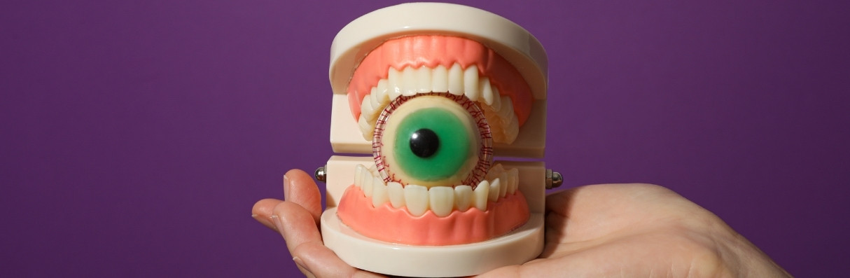 how to handle dental emergencies this halloween